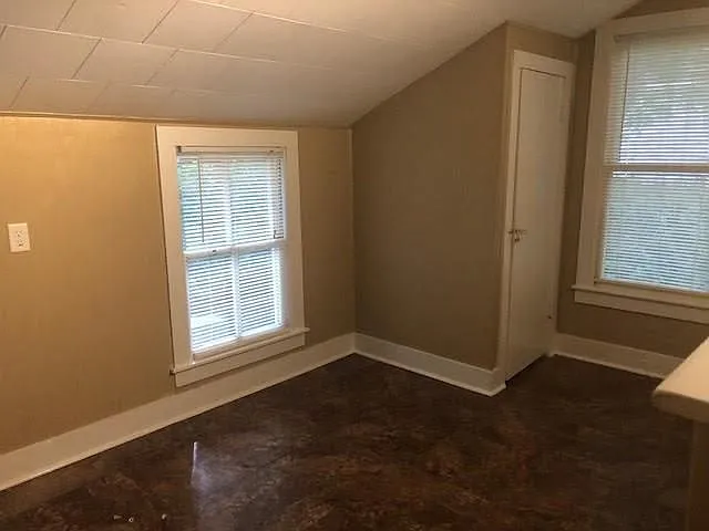 208 Avenue A St — Photo 11
