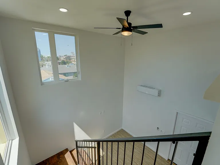 Duplet at Hillcrest | Modern Studio, 1 & 3 Bedroom Apartments — Photo 22