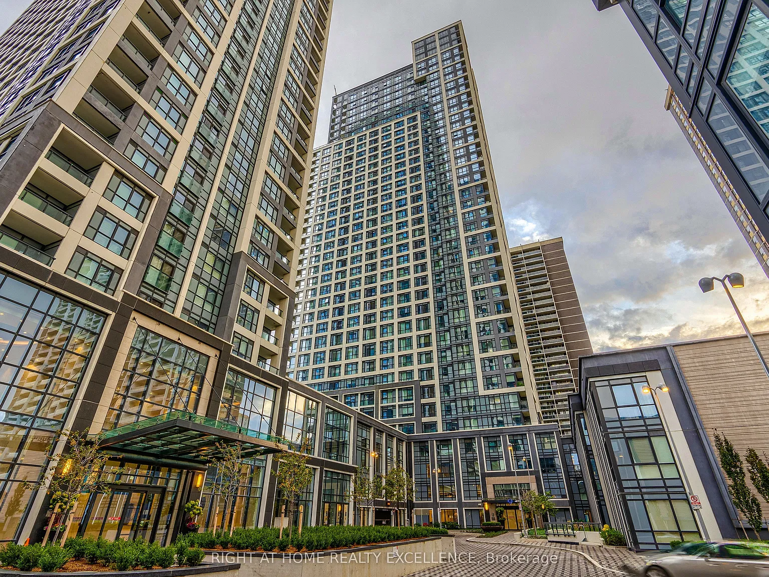 2 bed, $2,249 — Photo 1