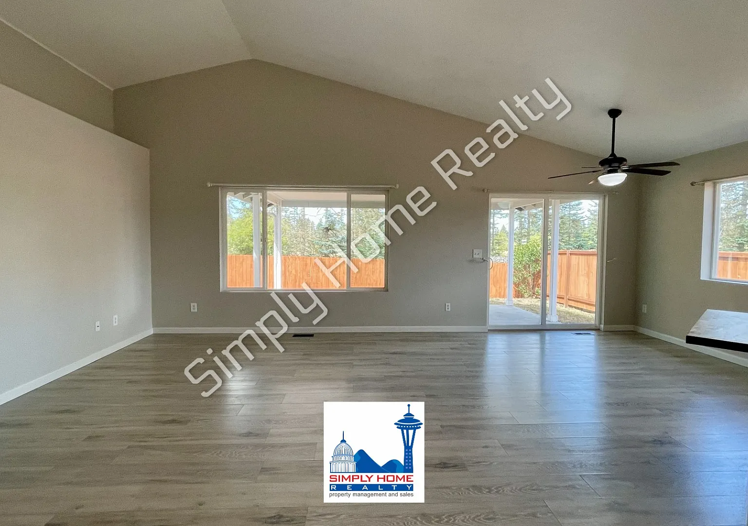 Welcome home to this charming 3 bedroom, 2 bathroom home in the heart of Yelm! — Photo 3