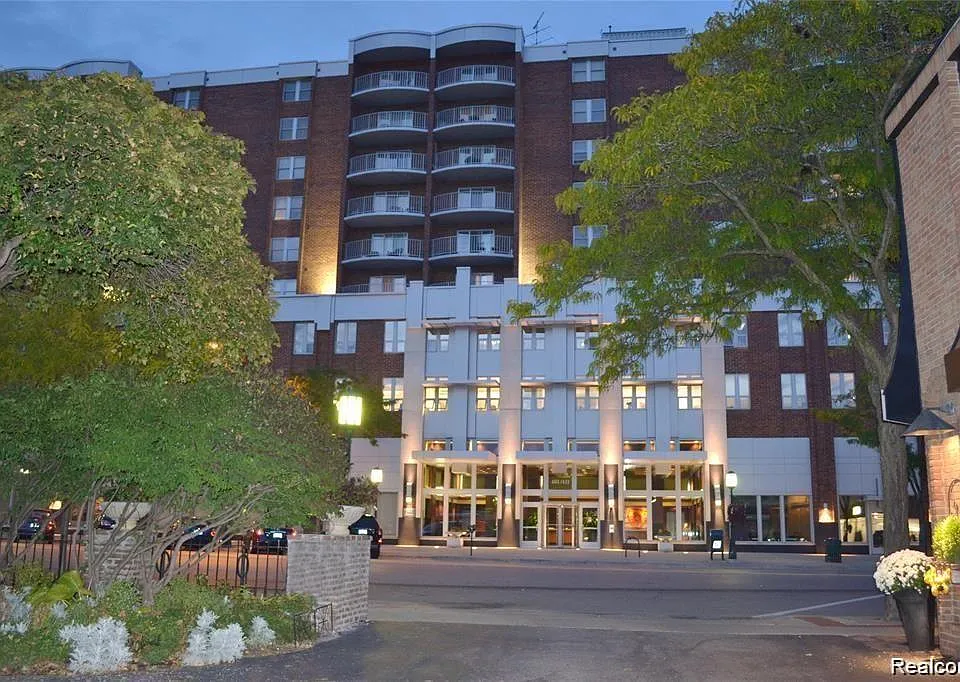411 S Old Woodward Ave #913
