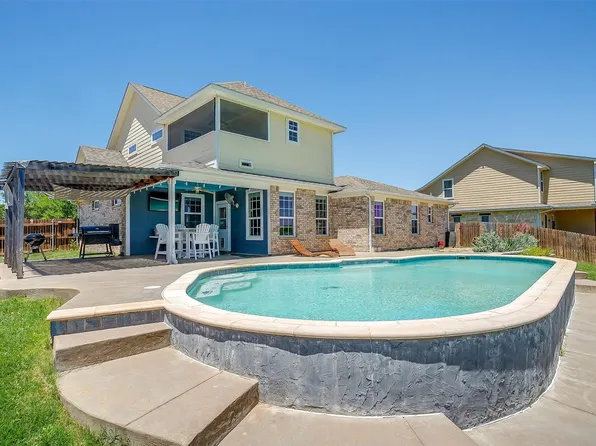 106 Camelot St, Glen Rose, TX 76043