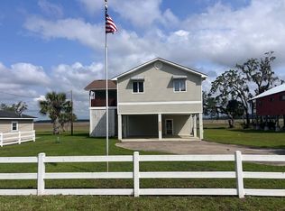 215 Circle Dr, Midway, GA 31320