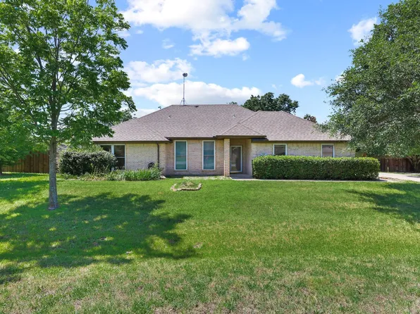 315 Preston Gln, Gunter, TX 75058