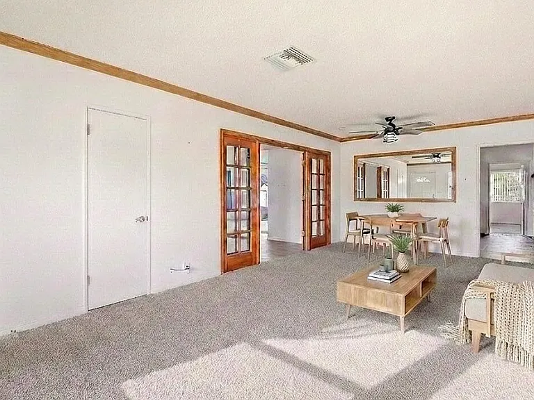 20645 Runnymede St — Photo 2