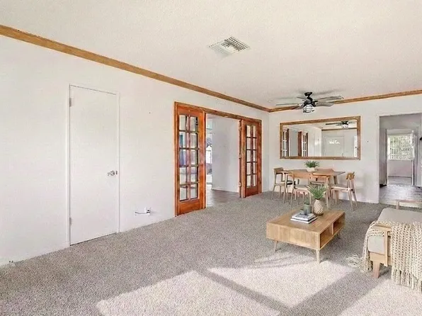 20645 Runnymede St, Winnetka, CA 91306