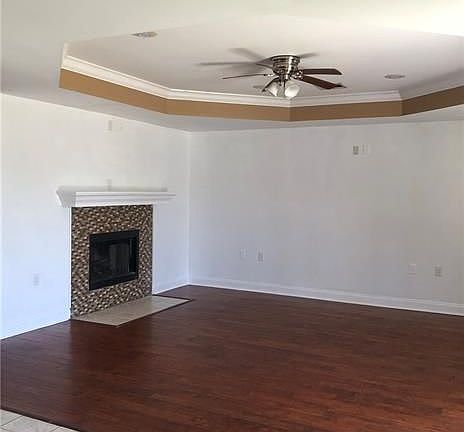 4th image of 736 Camellia Ave