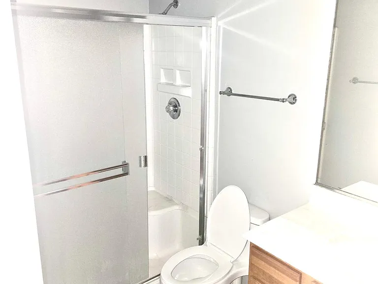150 S Waters Edge Dr #F — Photo 3