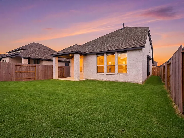 5011 Bowen Prairie Dr — Photo 30