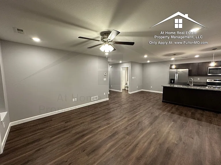 2620 N Bluff St #203 — Photo 5