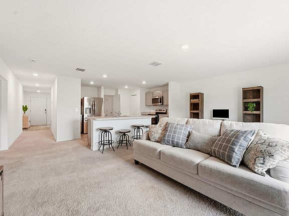 5th image of 2126 SE North Blackwell Drive