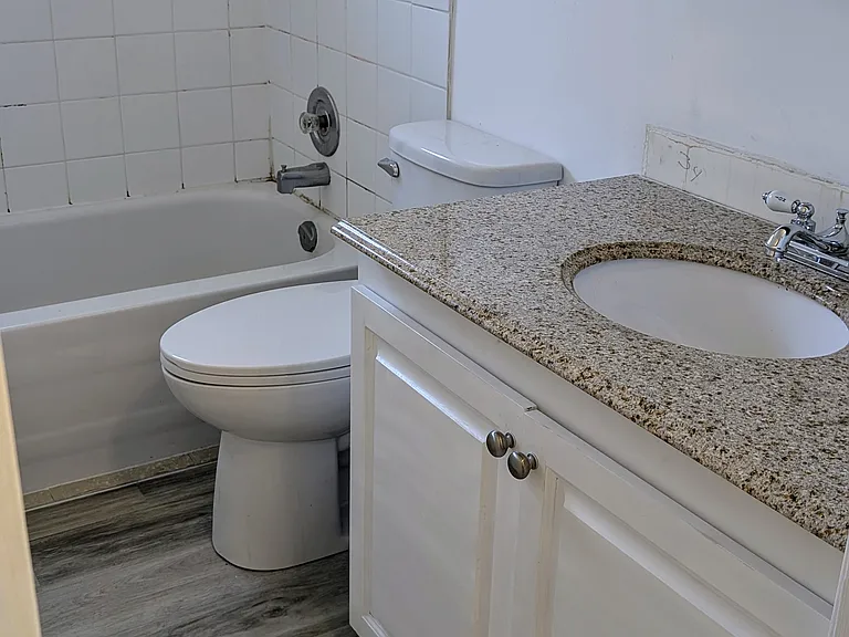 265 Macdonnell St #6 — Photo 5