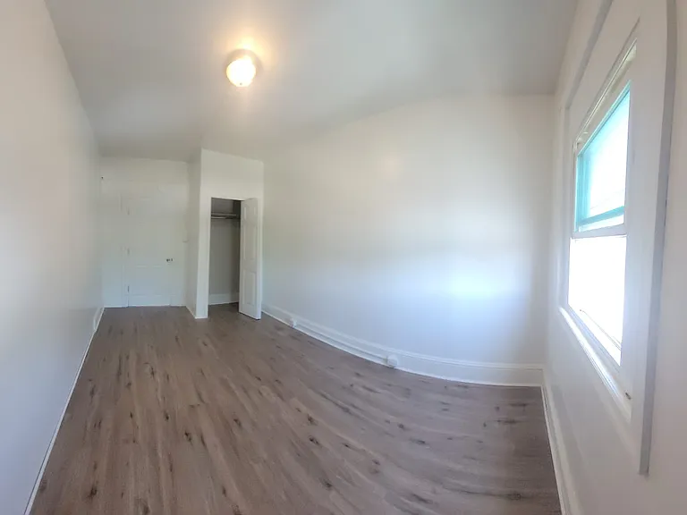 400 W Market St #3 — Photo 16