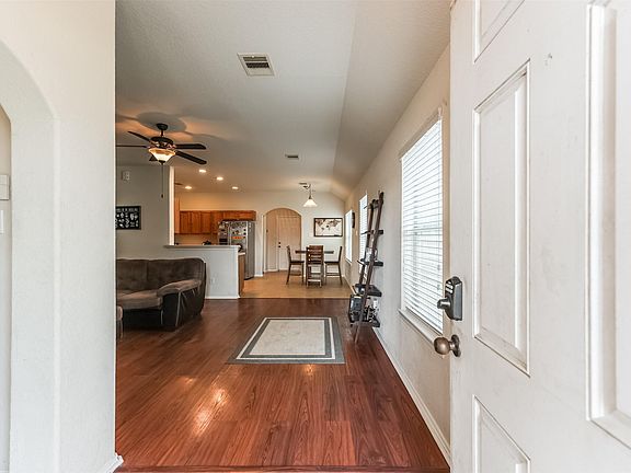 2nd image of 1003 Brady Ln