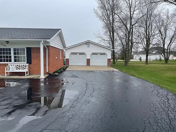 3rd image of 2768 E Center Dr
