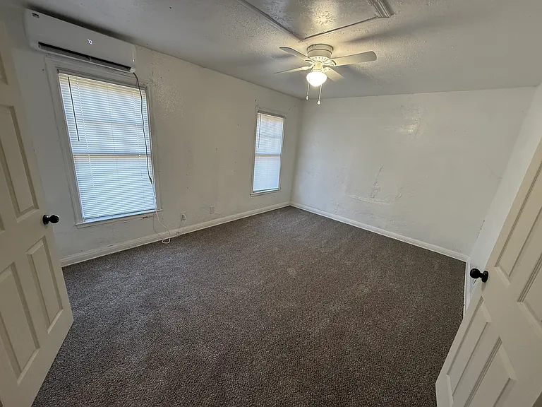 2304 Avenue D — Photo 13
