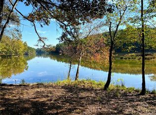 2028 W Paradise Harbor Dr, Connelly Springs, NC 28612