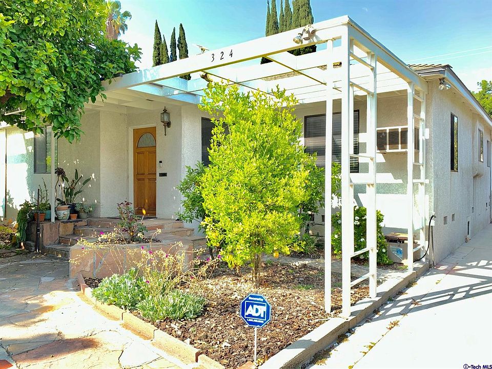 1st image of 324 N Beachwood Dr