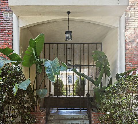 3rd image of 2803 Arizona Ave #9