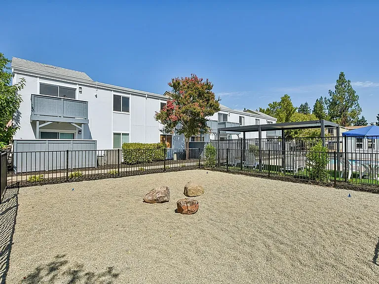 Rosemont Terrace — Photo 32