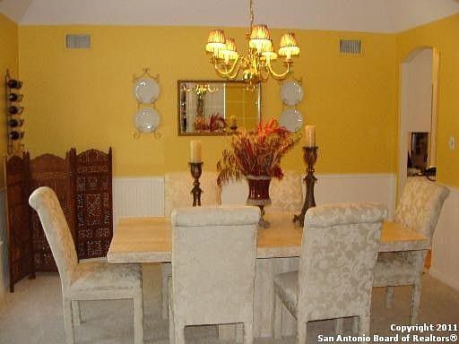 3rd image of 101 Hidden Oaks Cir