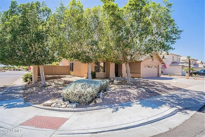 2933 E Verbena Dr — Photo 4