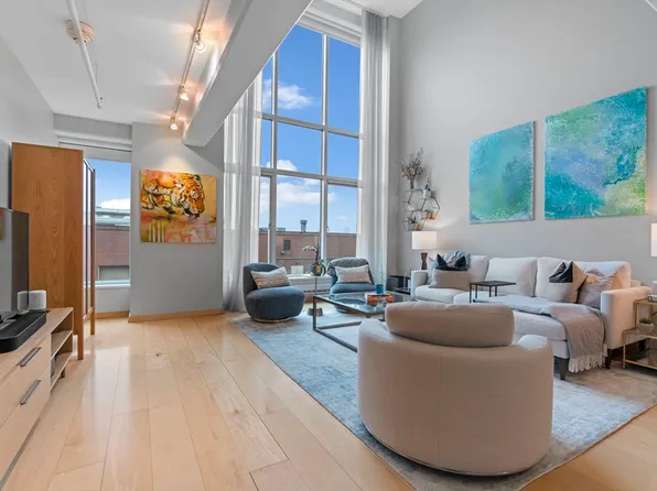 25 Channel Center St Unit 212, Boston, MA 02210