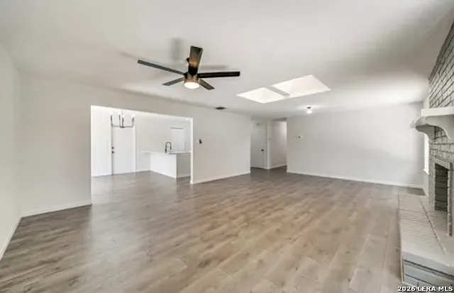 3 bed, 2.0 bath, 1523 sqft, $1,900 — Photo 4