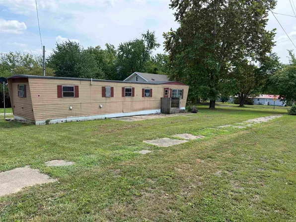 331 W Oak St, Oakland City, IN 47660