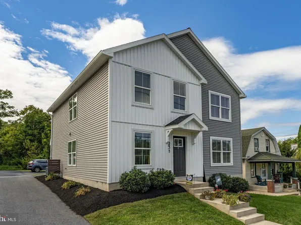 231 E Fulton St, Ephrata, PA 17522