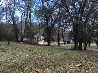 1401 N Crestview Rd, Rogers, AR 72756