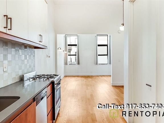 2nd image of 949 Willoughby Ave #411
