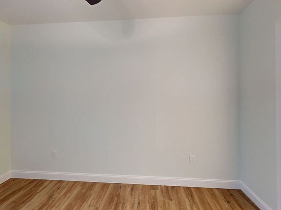 3rd image of 1513 Forest Ave SW #C