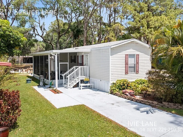 2217 Spruce Ln — Photo 14