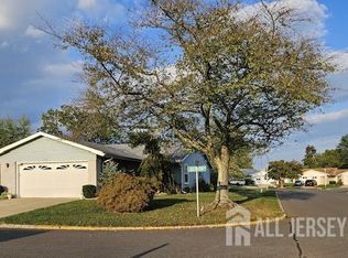 340 Quinton Dr #B, Monroe Township, NJ 08831