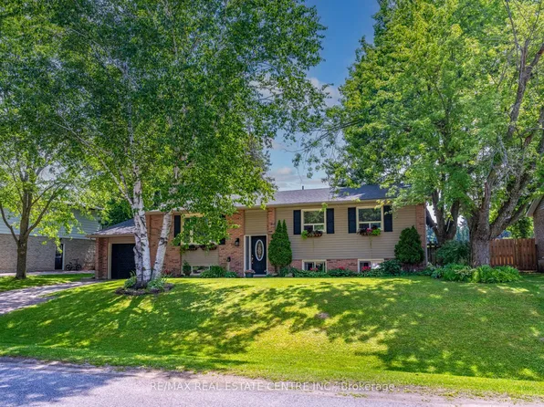 13 Douglas Cres, Erin, ON N0B 1Z0