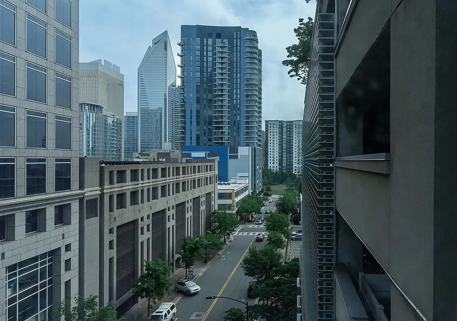 Charming 1BR Condo in Charlotte — Photo 3