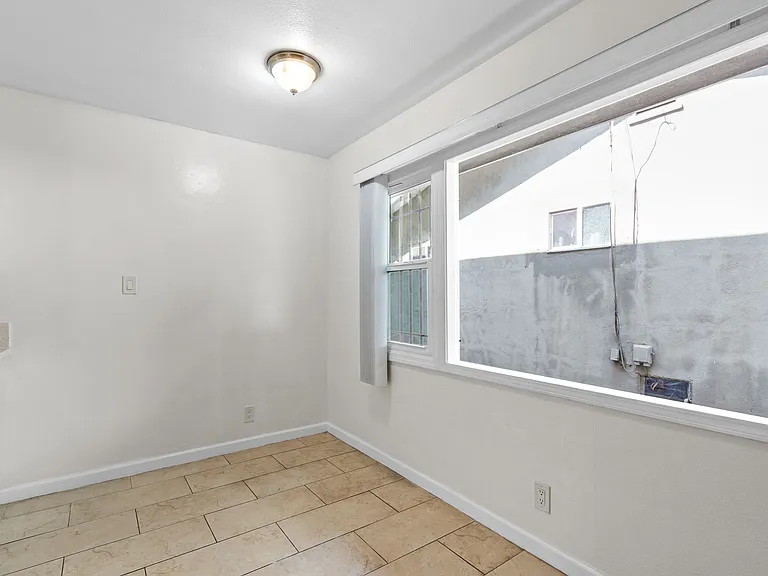 1119 N Genesee Ave #1 — Photo 9