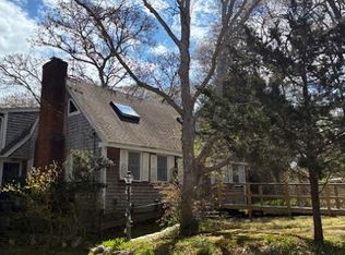 318 Lamberts Cove Rd, West Tisbury, MA 02575