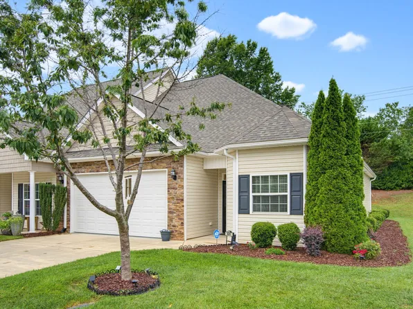 621 Village Lake Dr, Mebane, NC 27302