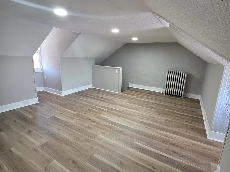 331 Franklin St — Photo 14