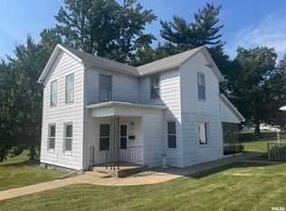 75 W Vernon St, Farmington, IL 61531