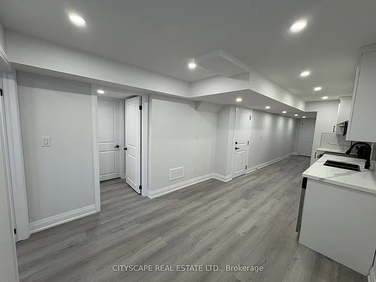 5517 Meadowcrest Ave — Photo 14