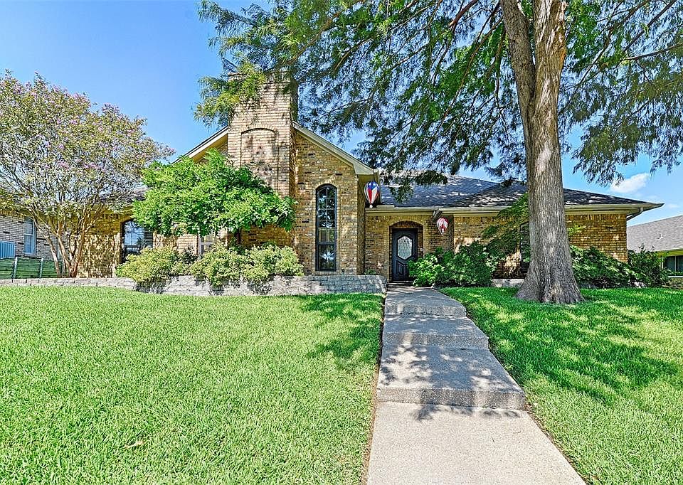 1st image of 2219 Carmel Dr