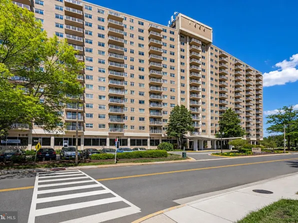 1225 Martha Custis Dr APT 403, Alexandria, VA 22302