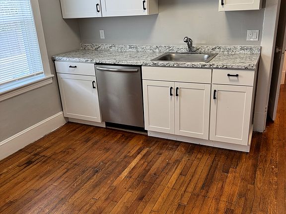 2nd image of 113 Sherwood St APT 1L