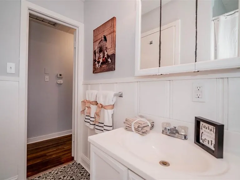 812 Glencrest Ln — Photo 19