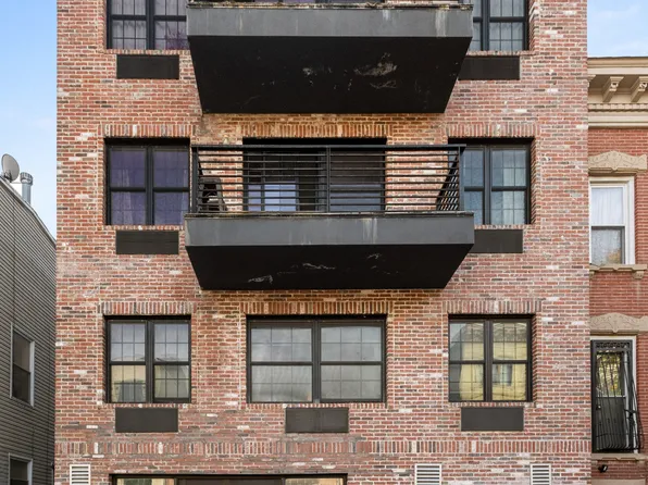 490 Vanburen Street image 10 of 12