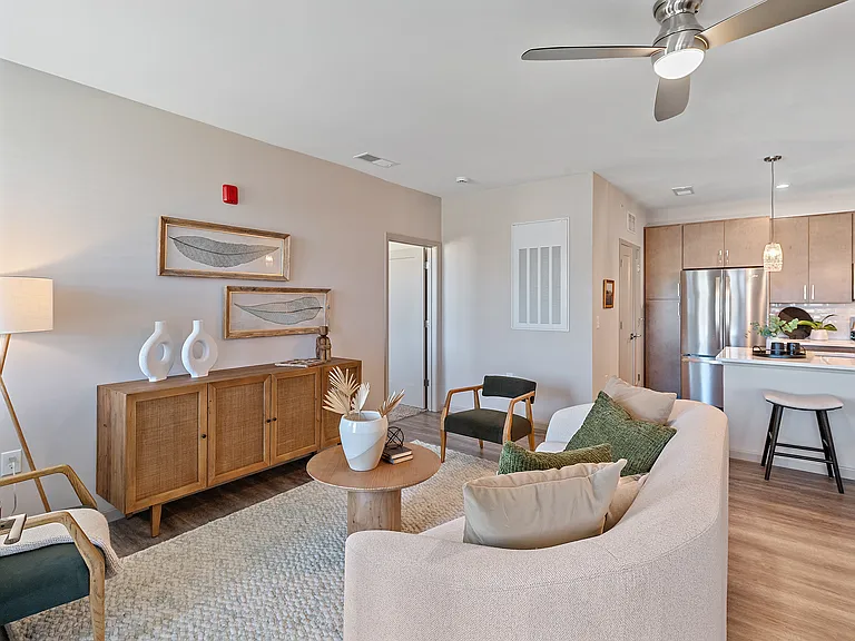 19Nineteen Promenade — Photo 158