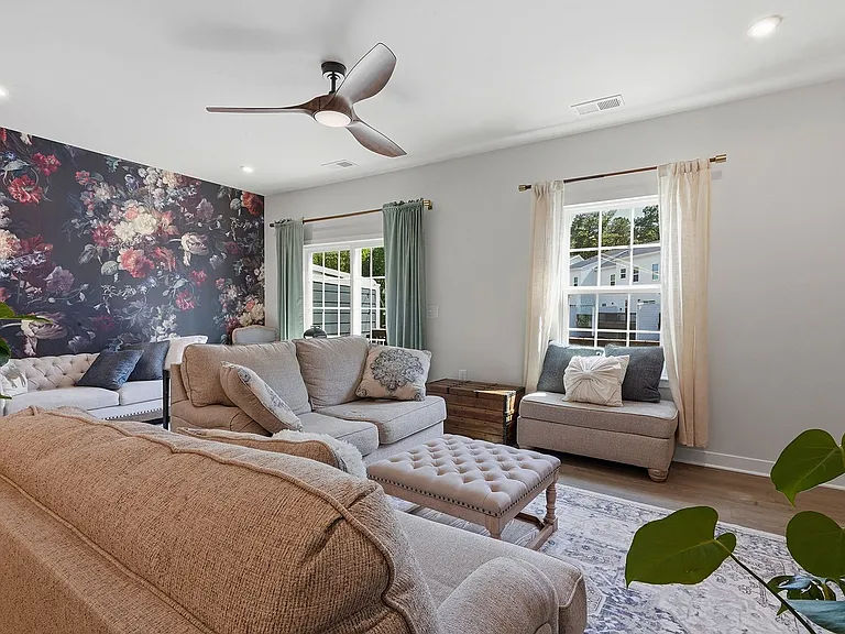 131 Callowhill Ln — Photo 19